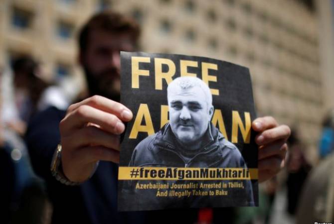 Евросоюз усомнился в приговоре азербайджанскому журналисту Мухтарли
