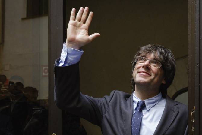СМИ: Пучдемон присягнул на верность конституции Испании, чтобы получить кресло 
депутата