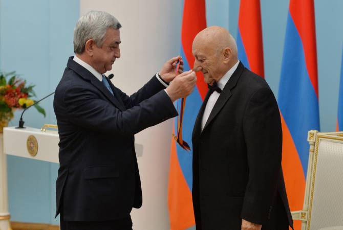 В резиденции президента Армении состоялась торжественная церемония вручения 
премии «Национальный герой Армении» Ованесу Чекиджяну
