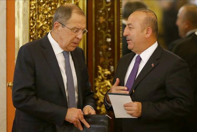 Лавров и Чавушоглу обсудили соблюдение перемирия в Сирии

