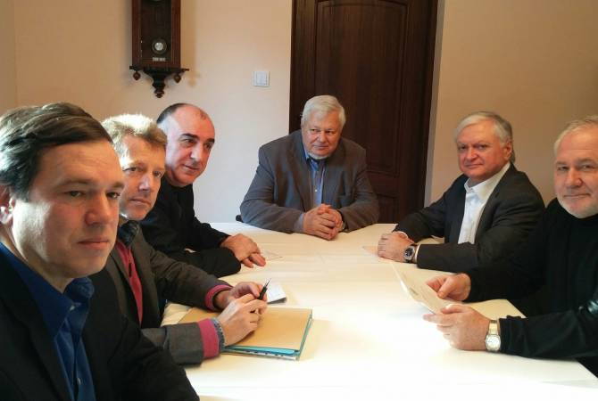 В Кракове стартовала встреча министров иностранных дел Армении и Азербайджана 
Налбандяна и Мамедъярова 