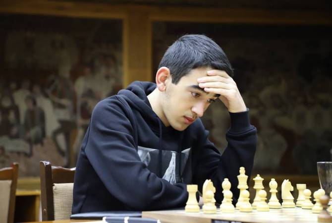В первенстве Армении по шахматам лидирует Роберт Ованнисян