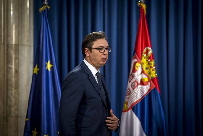 Президент Сербии начал визит в Косово