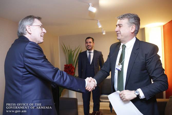 Armenian PM meets with heads of major international companies in Davos