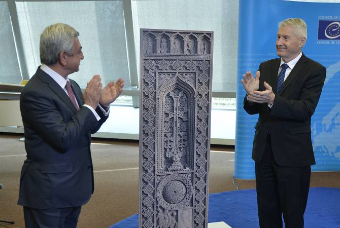 الرئيس سركيسيان يشترك في حفل تسليم تذكار من أرمينيا إلى مجلس أوروبا -صور-