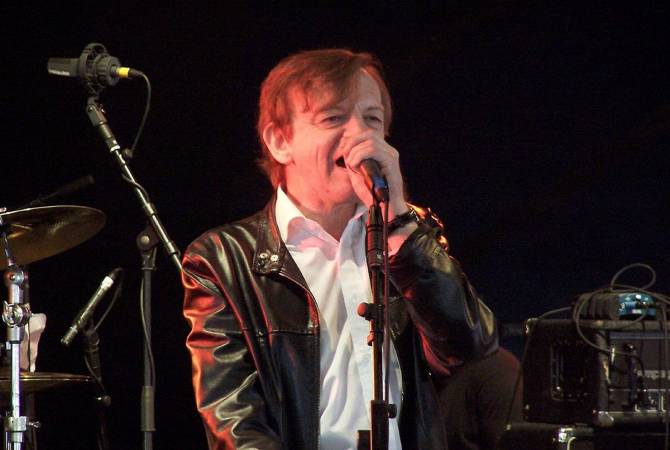 The Fall singer Mark Smith dies aged 60