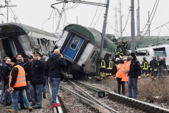 В Италии с рельсов сошел поезд, двое погибли