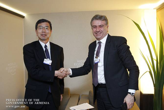 Armenian PM, ADB President discuss projects in Davos 