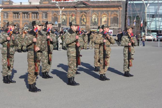 Գյումրիում տեղի ունեցավ զինվորական շքերթ
