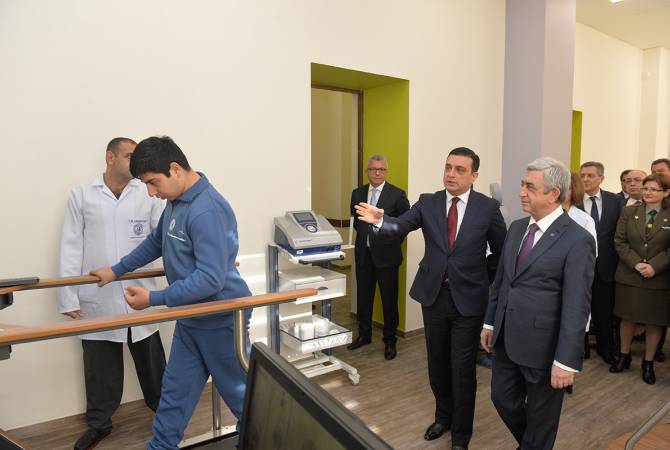 Президент Армении Серж Саргсян посетил реабилитационный центр защитника Родины
