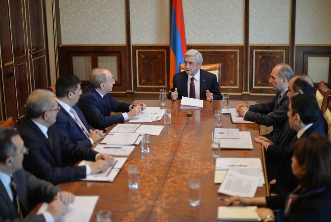 Президент Армении провел совещание с членами Комиссии по регулированию 
общественных услуг