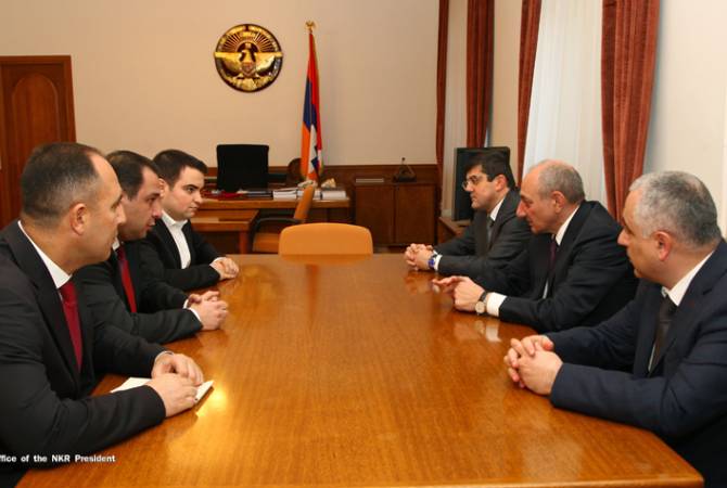Президент Арцаха провел встречу с исполнительным директором Всеармянского фонда 
“Айастан” и представителем группы компаний “Ташир”
