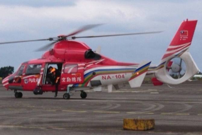 СМИ: санитарный вертолет ВС Тайваня упал в море
