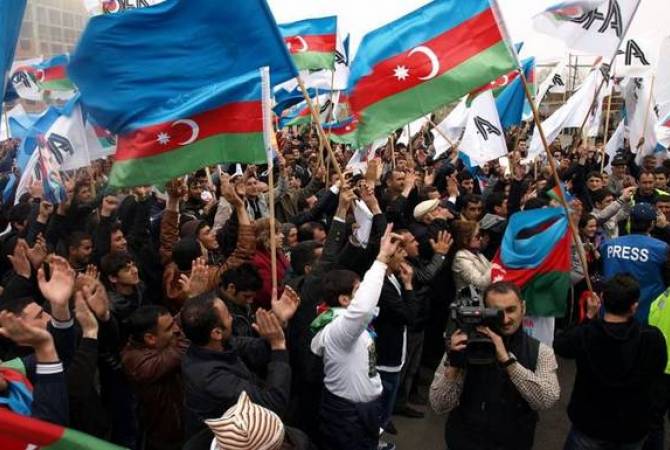 Azerbaijani opposition to boycott, protest snap presidential election