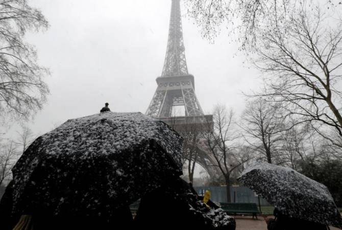Eiffel Tower shut down for 2nd day amid snowfalls 