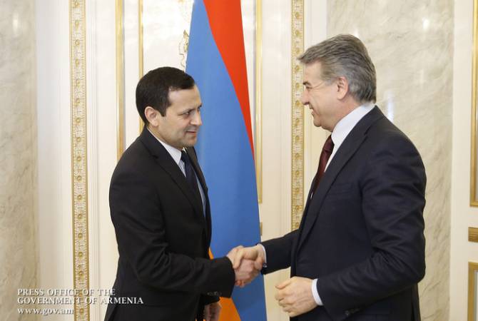Премьер-министр Армении Карен Карапетян принял посла Туркмении в Армении 
Машалова