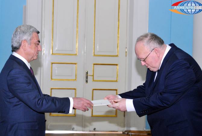 Новоназначенный посол Польши вручил верительные грамоты президенту Армении
