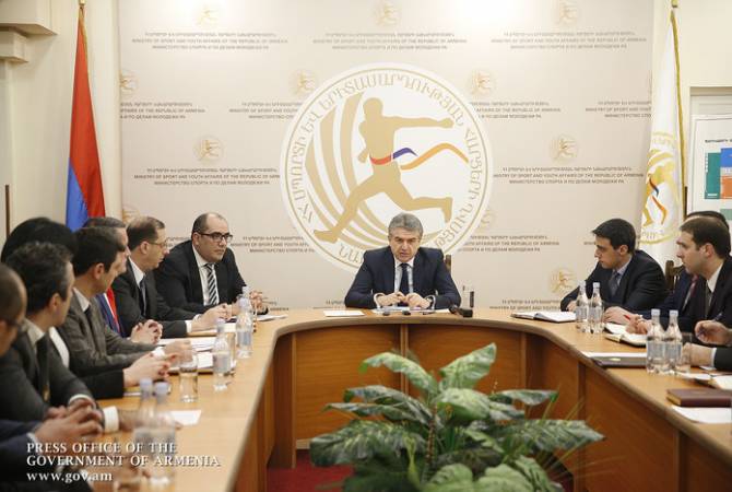 Премьер-министр Армении посетил министерство спорта и по вопросам молодежи
