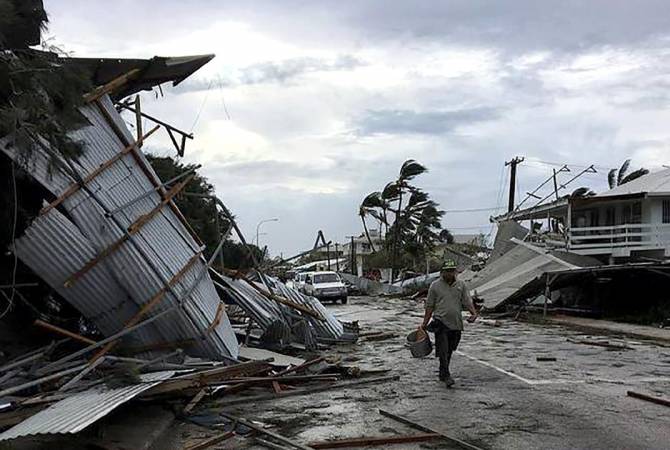Построенное более века назад здание парламента Тонга разрушено циклоном