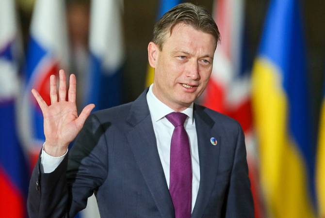 Dutch foreign minister resigns over lies about meeting with Putin in 2006