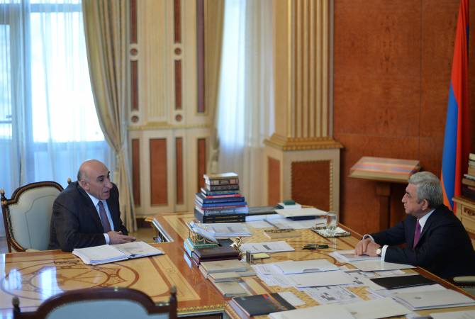 Territorial admin. & development minister briefs President Sargsyan on ongoing work, 2018 
strategy 