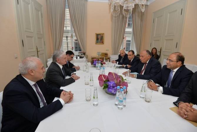 وزير الخارجية إدوارد نالبانديان يجتمع بوزير الخارجية المصري سامح شكري وبحث تطوير العلاقات المميزة 
بين أرمينيا ومصر