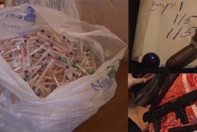 Ոստիկանները Երևանում հայտնաբերել են խոշոր քանակի թմրանյութ և ապօրինի 
զենքեր