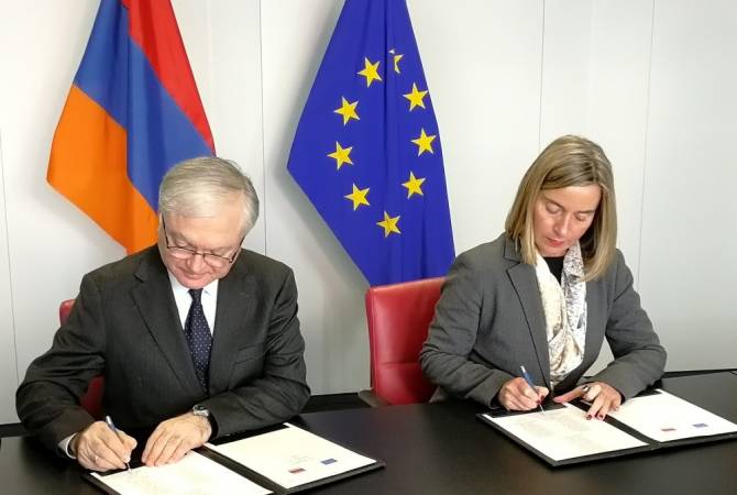 إدوارد نالبانديان وفديريكا موغيريني يوقعان وثيقة بشأن تنفيذ أولويات الشراكة بين أرمينيا والاتحاد الأوروبي 
في بروكسل