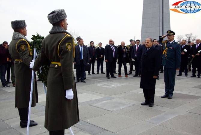 President of Lebanon pays tribute to memory of Armenian Genocide victims at Tsitsernkaberd