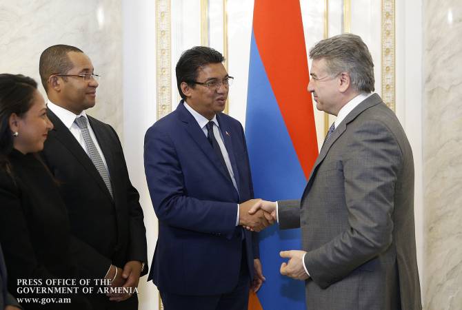 Премьер-министр Армении принял министра иностранных дел Республики Мадагаскар
