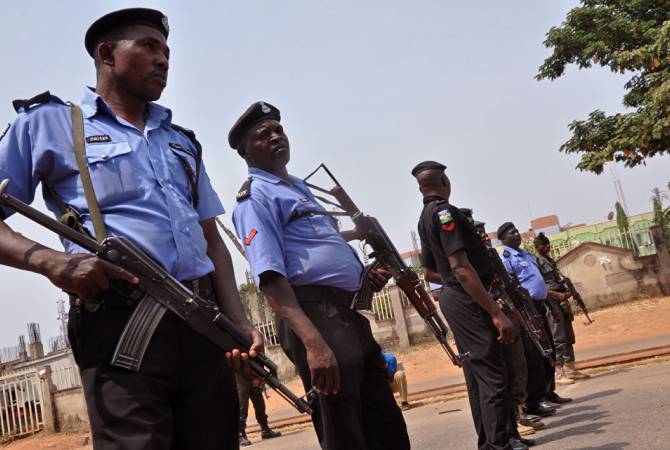 В Нигерии террористы похитили более 110 школьниц