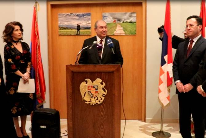 Armen Sarkissian attends opening of photo exhibition dedicated to 30th anniversary of Artsakh 
movement in Lebanon