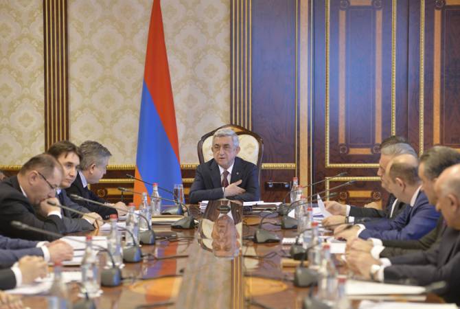 Президент Армении провёл совещание с ответственными за социально-экономическую 
политику республики
