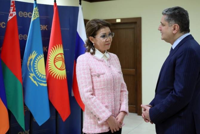 Дарига Назарбаева предложила Тиграну Саркисяну обсудить возможность создания 
телевидения ЕАЭС
