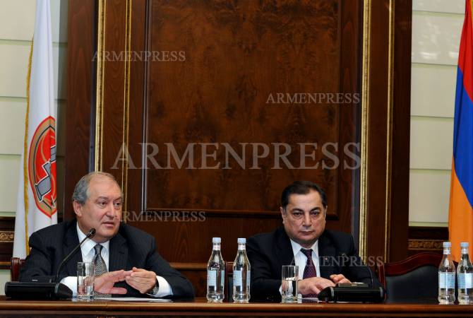 Армен Саргсян является настоящим первопроходцем во всех сферах: в НС началось 
обсуждение кандидатуры 4-ого президента Армении