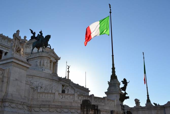 Italy elections: Main parties hold pre-poll rallies