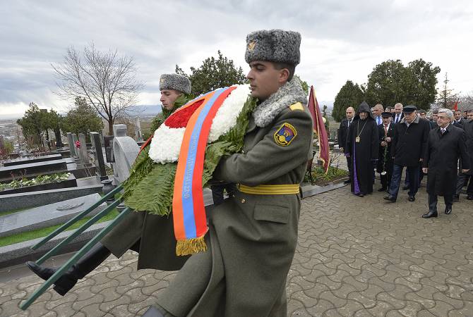 President Sargsyan visits Yerablur military pantheon