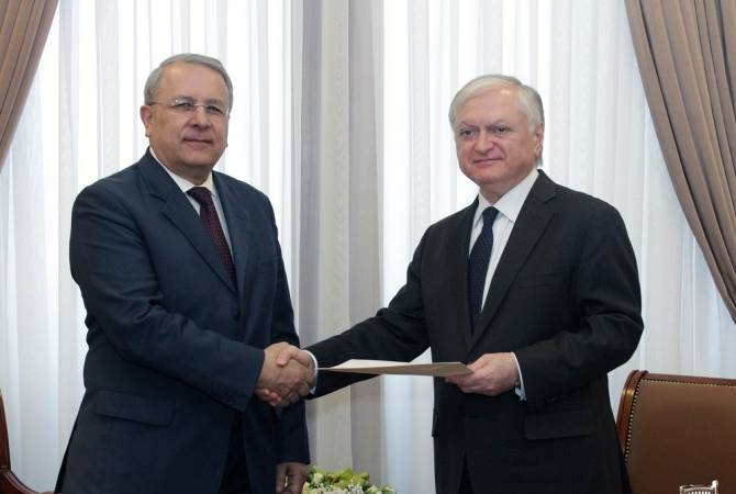 New Ambassador of Cyprus presents copy of credentials to Armenian FM