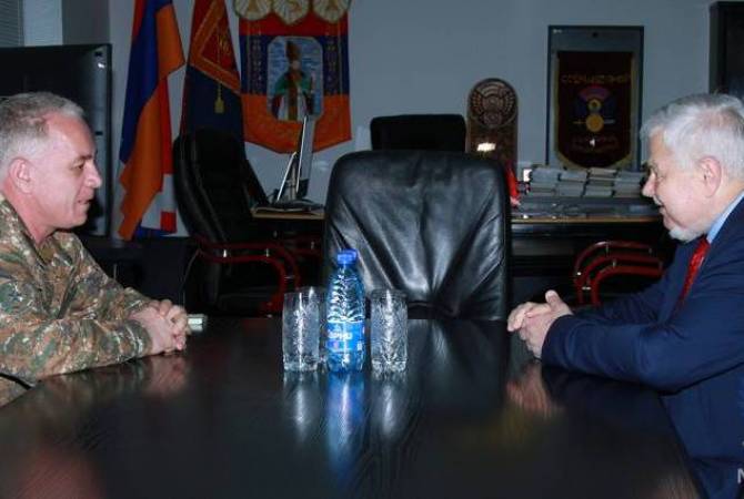 Artsakh’s Defense Minister receives Personal Representative of the OSCE Chairman-in-Office