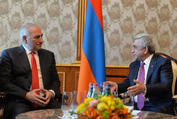 President Sargsyan receives Lyon’s delegation led by Mayor Georges Képénékian