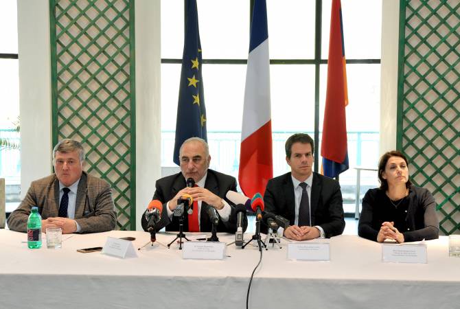 Франция осуждает любые заявления, которые наносят ущерб мирному урегулированию 
нагорно-карабахского конфликта
