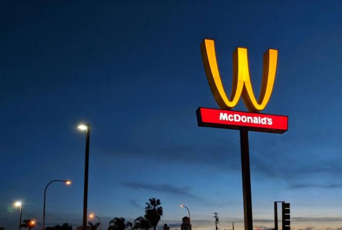 McDonald՚s-ը պատմության մեջ առաջին անգամ փոխել Է լոգոտիպն ի պատիվ Մարտի 8-ի 
