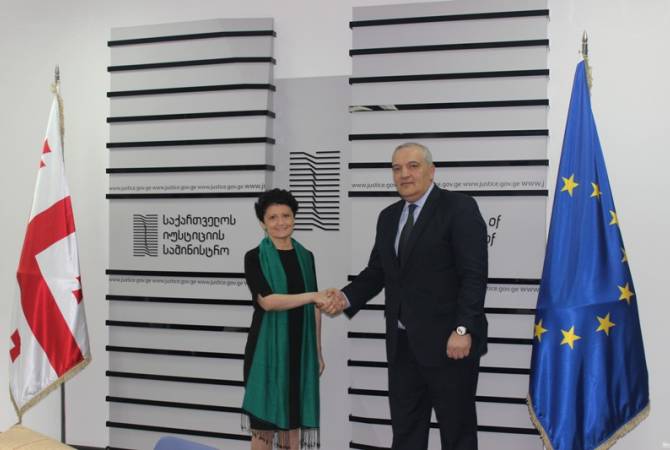 Посол Армении провел встречу с министром юстиции Грузии
