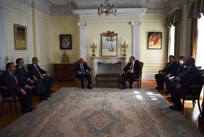 Президент Арцаха провел в Вашингтоне встречу с послом Армении в США