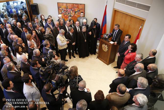 Armenian PM vows development and better future in Beirut community meeting 