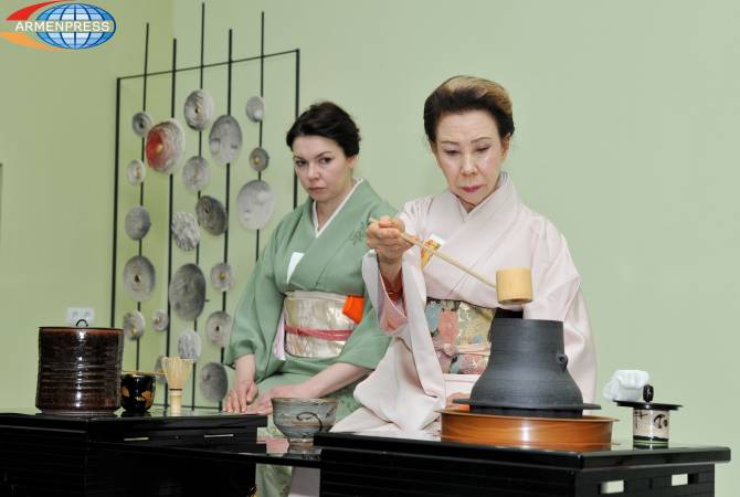 Ճապոնական թեյախմությունը հոգու և սրտի խաղաղության հասնելու միջոց է. Երևանում անցկացվեց ճապոնական թեյախմության ցուցադրություն 