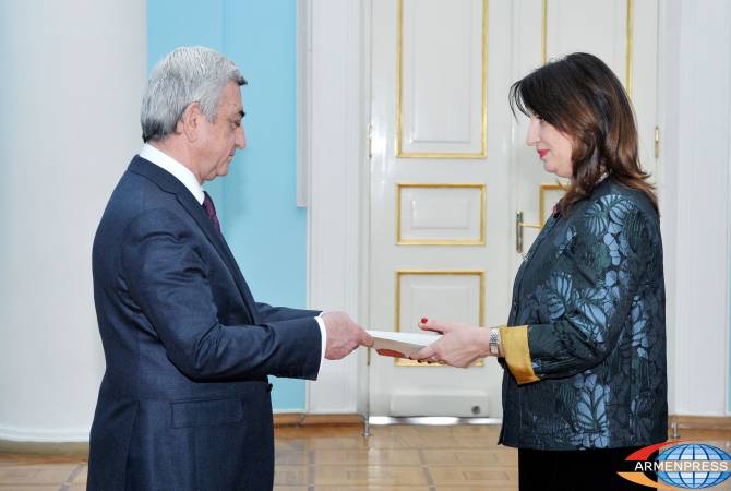 السفيرة الجديدة لألبانيا إلى أرمينيا أدريانا هوبداري تقدّم أوراق اعتمادها إلى الرئيس سيرج سركيسيان- 
صور-