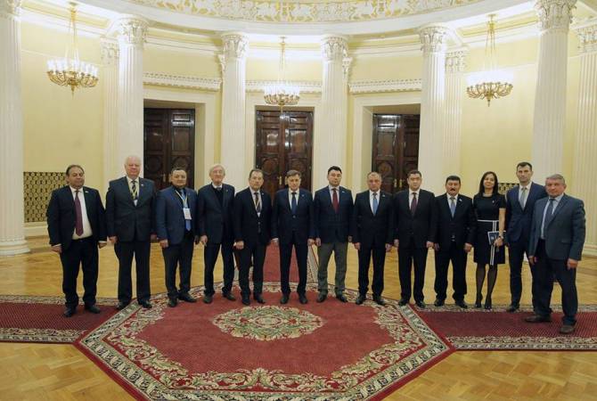 Вице-спикер НС Армении встретился с председателем Законодательного собрания Санкт-
Петербурга

