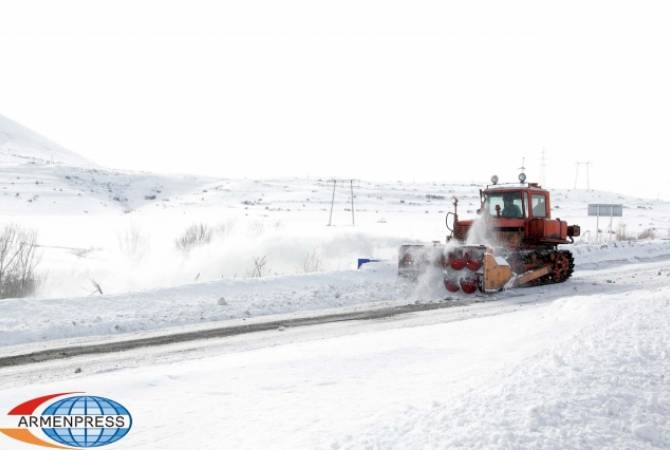 Vardenyats Pass difficult to pass due to snowstorm 