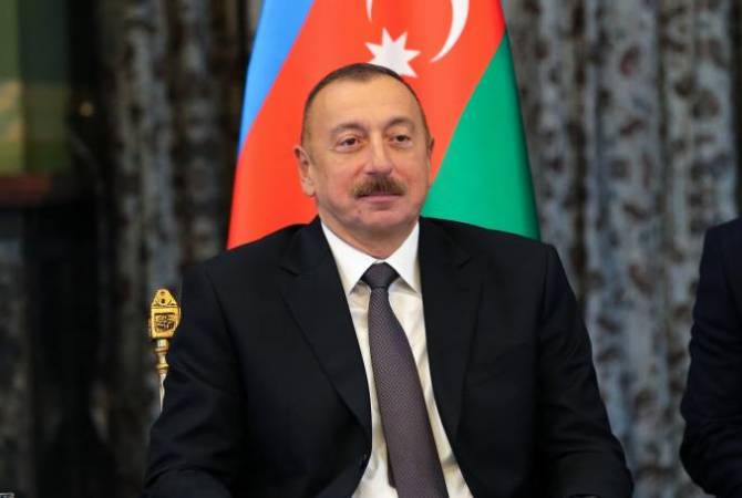 Президент Азербайджана пробует самоутвердиться с помощью написанных по его же заказу хвалебных писем